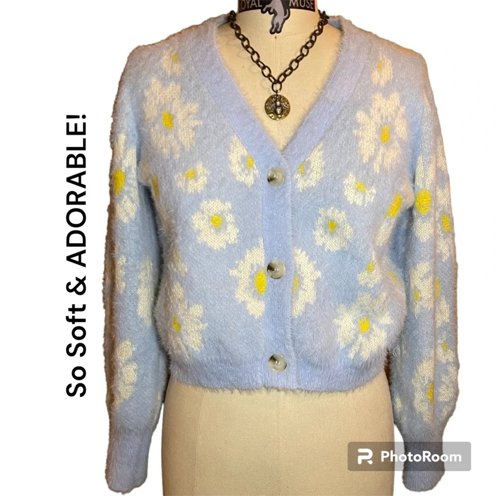 🌼 White Daisy Sweater 🌼 So, so SOFT! - Picture 1 of 8